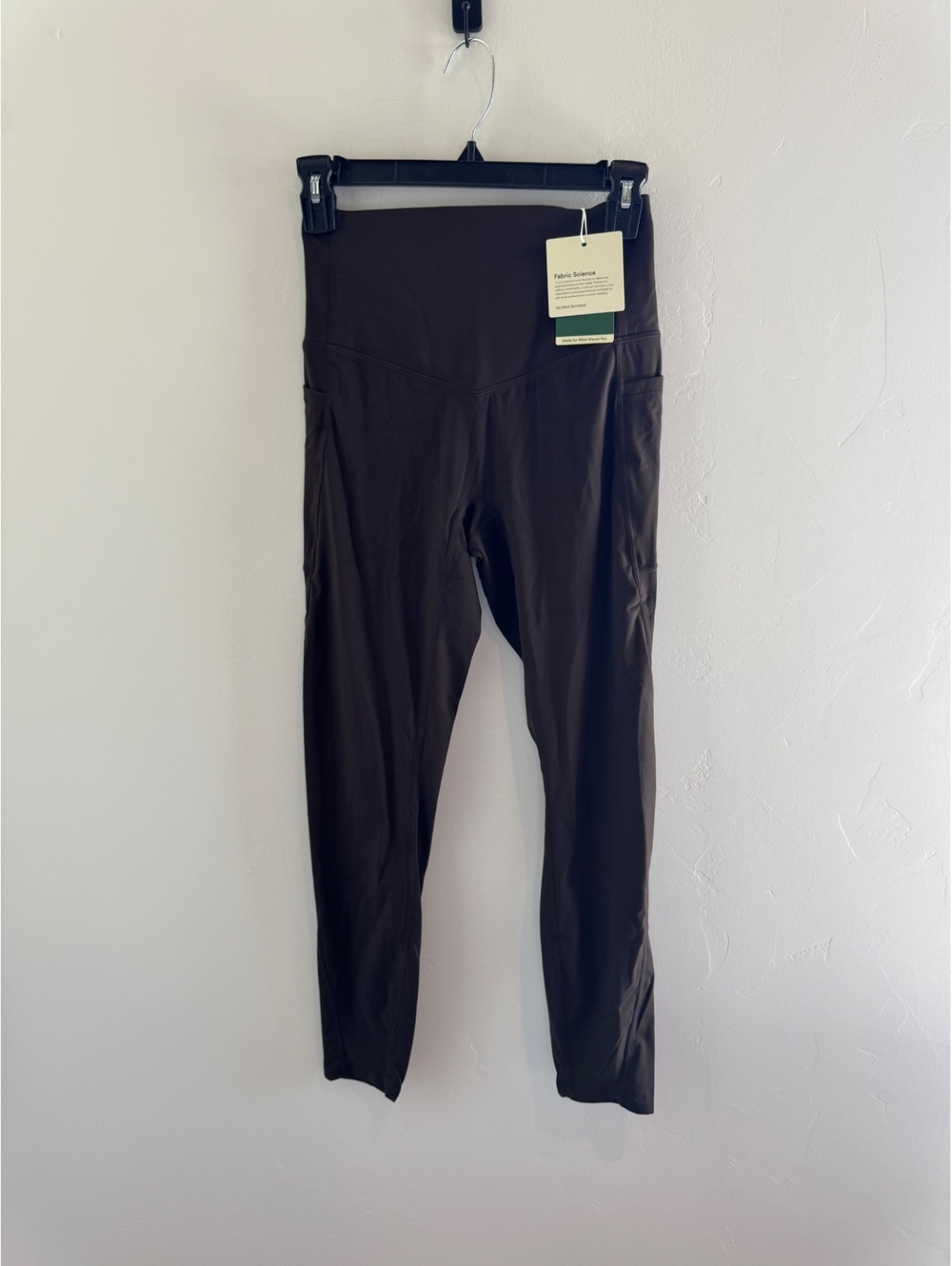 Halara Chocolate Brown High Waist Cargo Leggings Small NWT Pockets